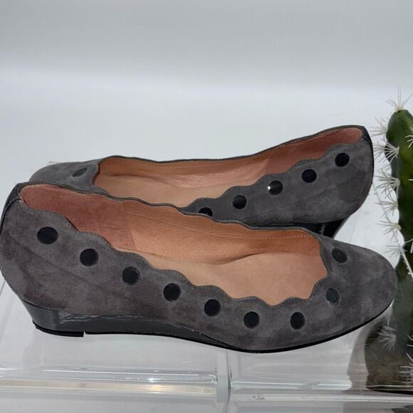French Sole FS/NY Womens‎ Flat Wedge Shoes Scalloped Grey Suede Patent Dots size - Picture 1 of 8
